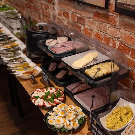 Stare Kino Cinema 3*