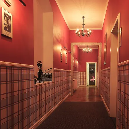 Stare Kino Cinema Aparthotel 3*