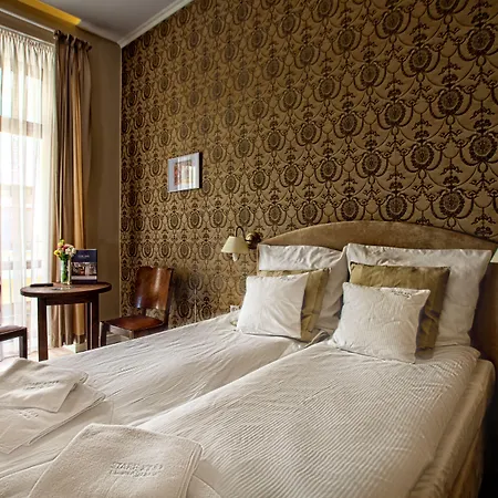 Stare Kino Cinema Aparthotel Lodž