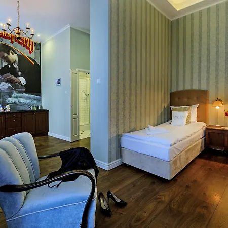 Aparthotel Stare Kino Cinema Residence