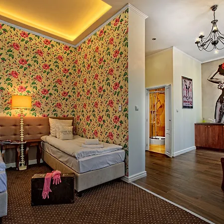 Stare Kino Cinema Residence Aparthotel 3*