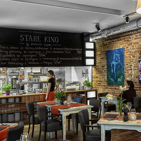Aparthotel Stare Kino Cinema
