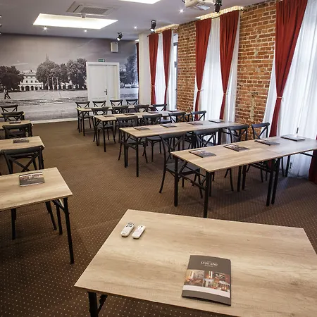 Stare Kino Cinema Aparthotel Lodž