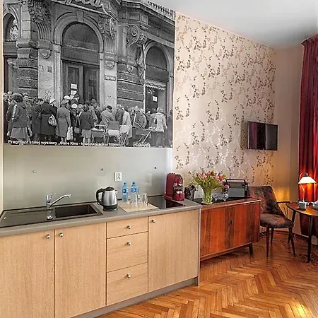Aparthotel Stare Kino Cinema