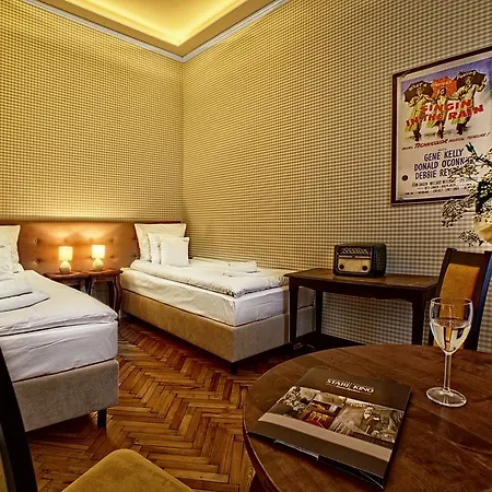 Stare Kino Cinema Hotel apartamentowy 4*