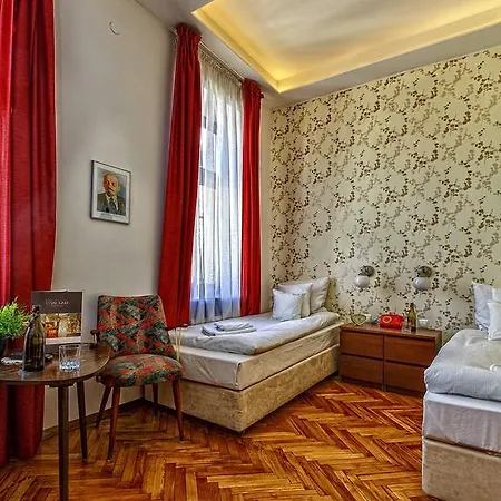 Aparthotel Stare Kino Cinema