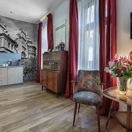 Stare Kino Cinema Aparthotel Lodž