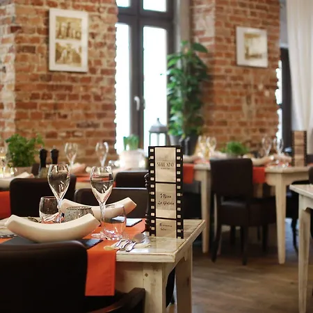 Stare Kino Cinema Hotel apartamentowy 4*
