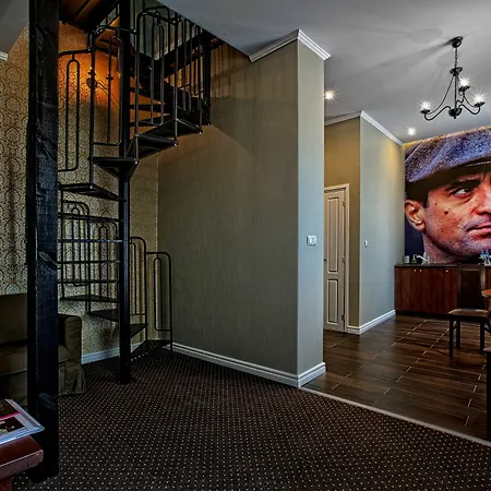 Stare Kino Cinema Hotel apartamentowy 4*