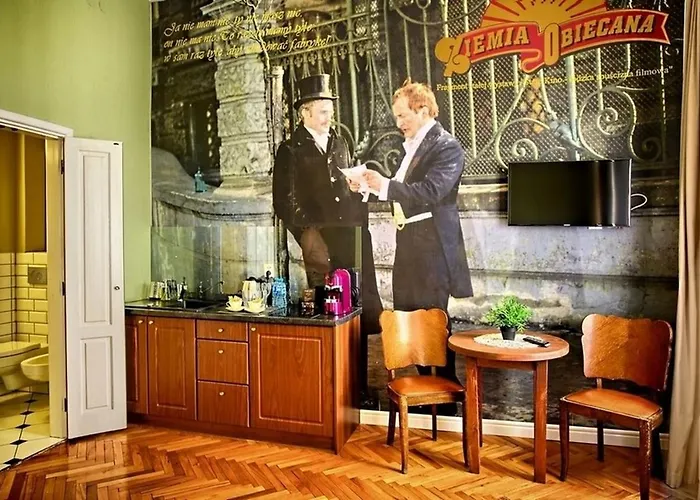 Stare Kino Cinema 公寓式酒店