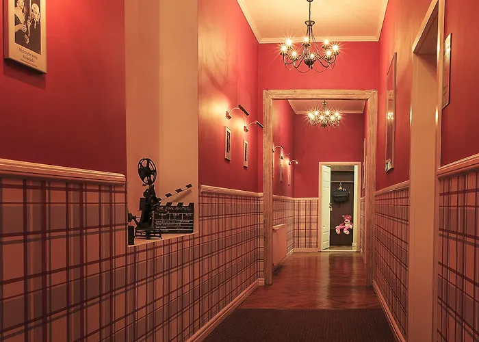 Stare Kino Cinema 公寓式酒店 3*