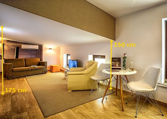 Aparthotel Stare Kino Cinema